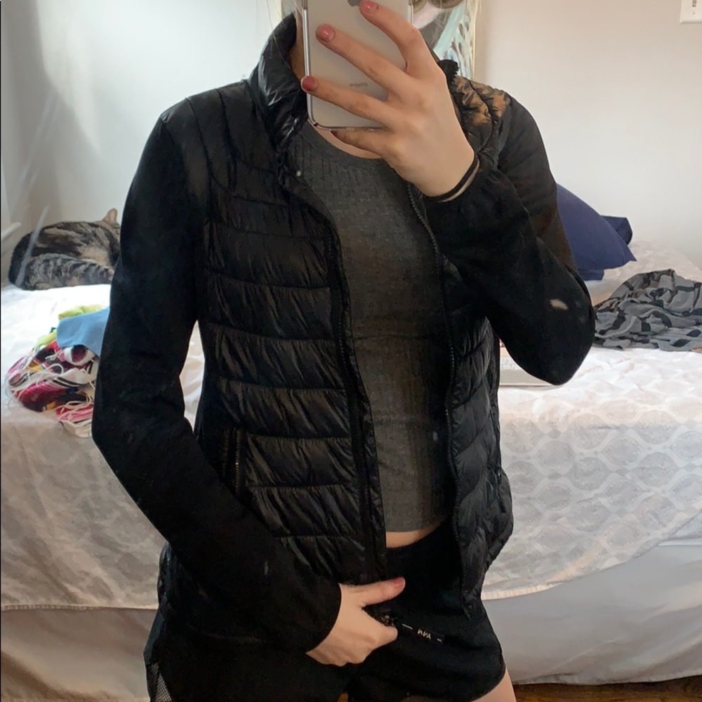 Black jacket puffer material!